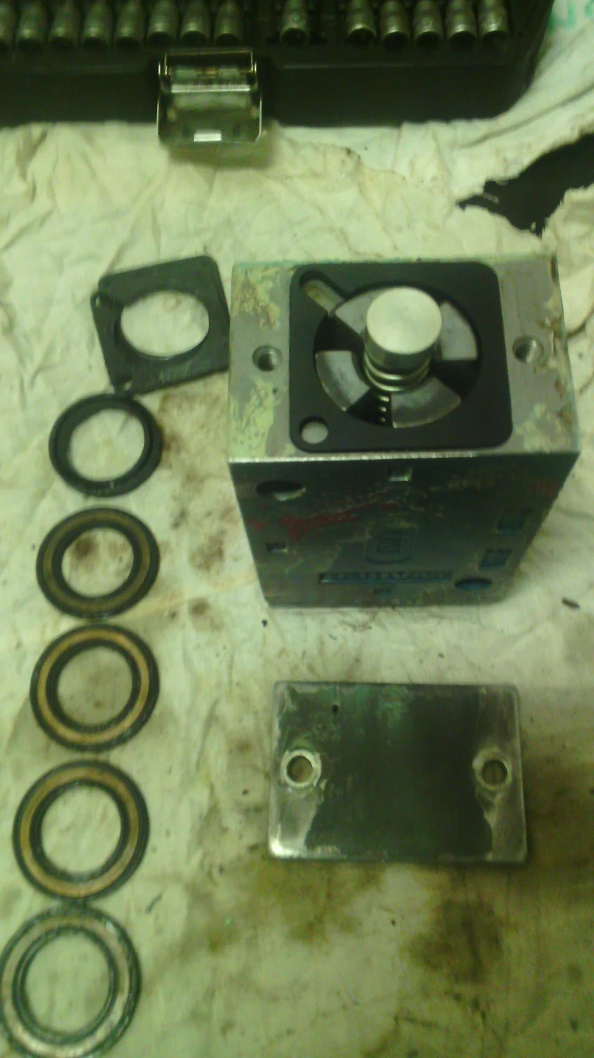 MAN B&W Governor Control Unit internal service